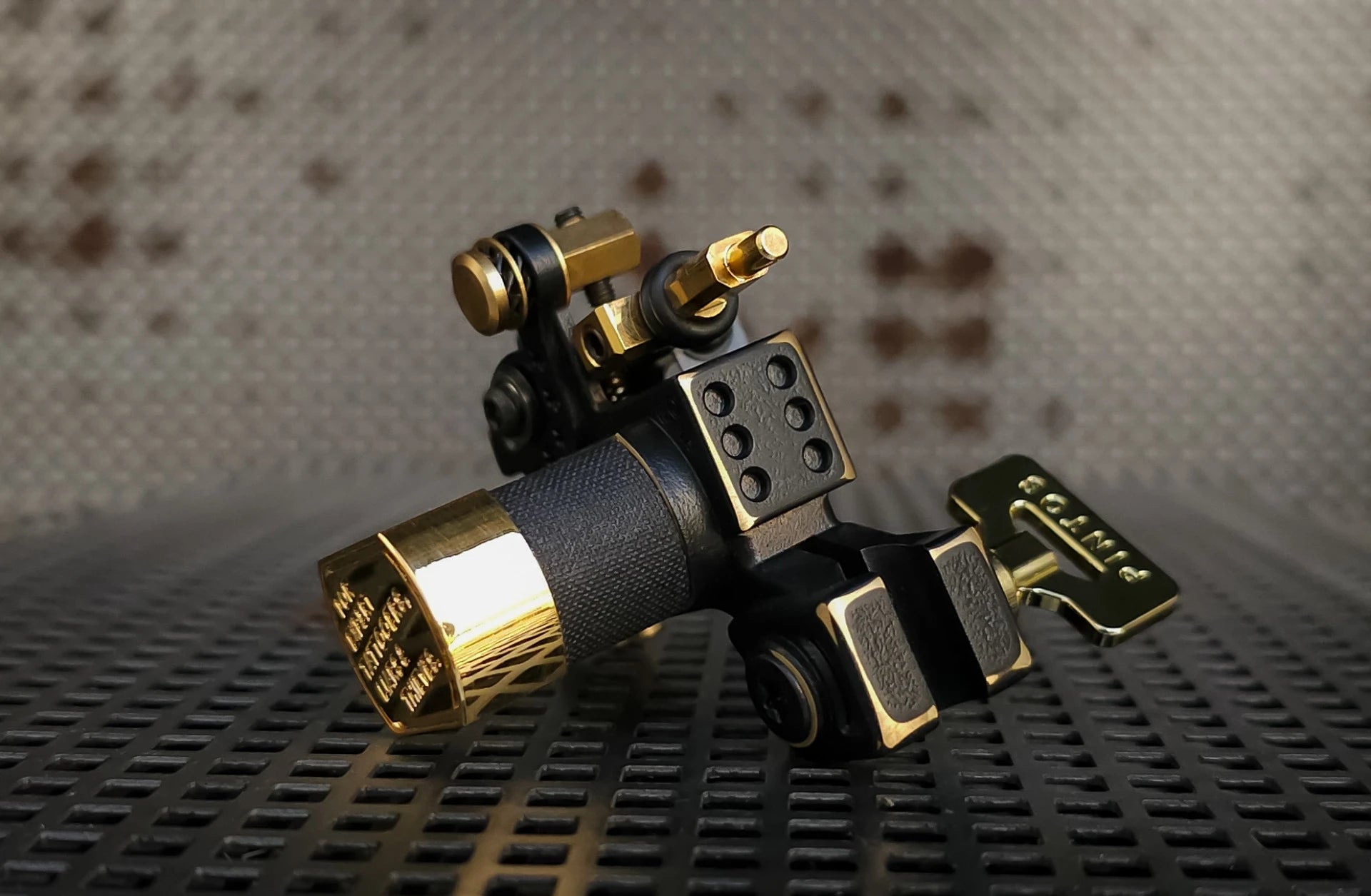 Black Garage Liner Tattoo Machine by Martin Pintos P.