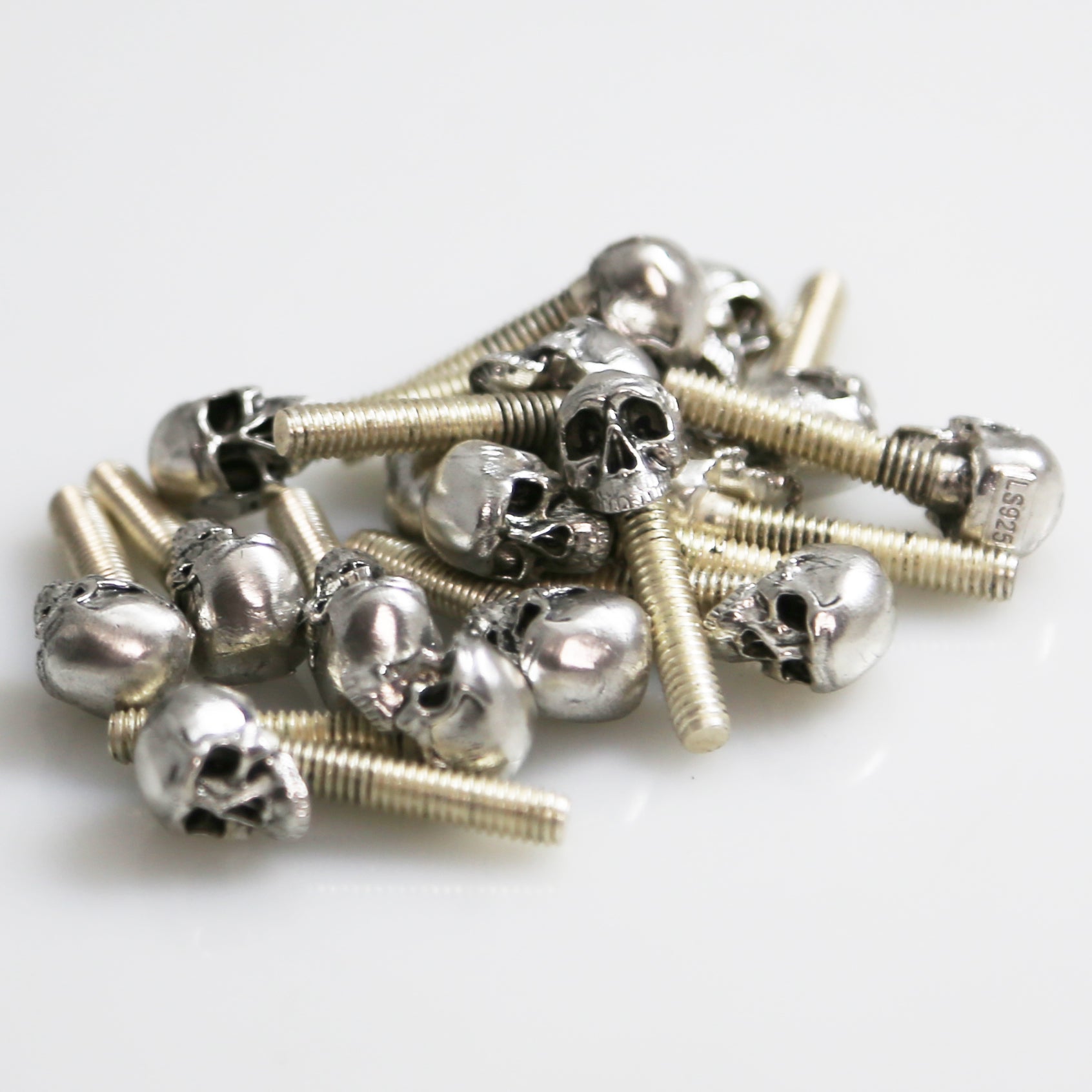 Skull Contact Screw